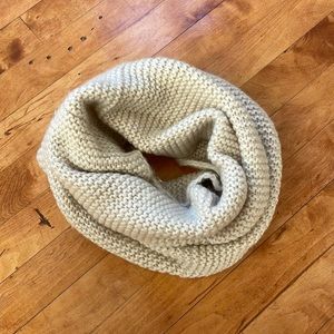 Thick knit scarf